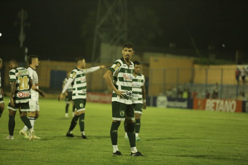 Manoel - Atacante do Altos em Altos x Figueirense - SC Foto: Samuel Pereira A.A. Altos 