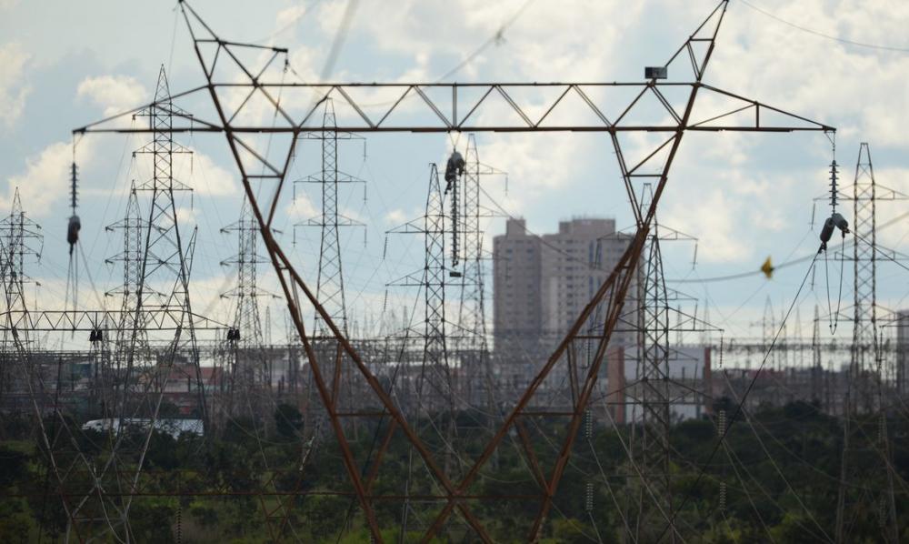 ONS reduz carga de linhas e adia manutenção em sistema elétrico NO Brasil