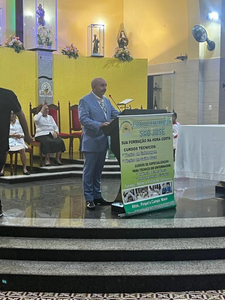Escola de enfermagem realiza formatura em Altos-PI