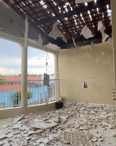 Chuva com granizo e vento arranca portões, teto de igreja e causa destruição no Piauí