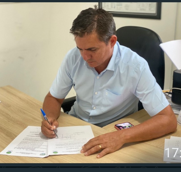 Prefeito Hilton Gomes autoriza construção de creche moderna na zona rural do município de Jatobá do Piauí.