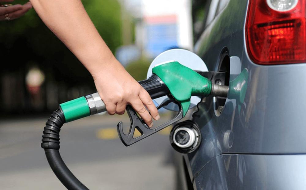 Bolsonaro pede que STF dê prazo para Congresso aprovar alíquota única do ICMS sobre combustíveis