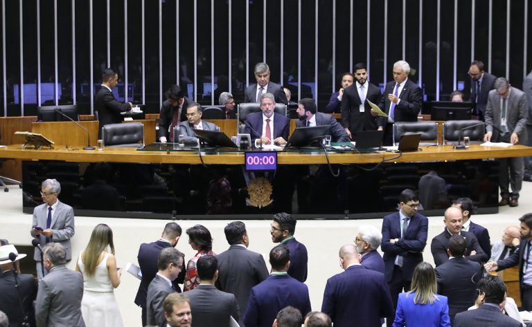 Câmara pode votar projeto que cria política para regular transição energética no Brasil