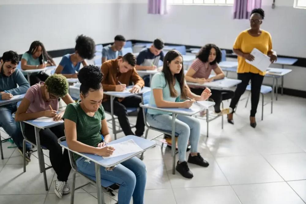 Estudantes podem consultar pé-de-meia a partir desta quarta-feira (20)