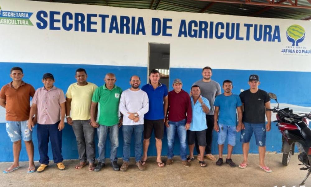 Prefeitura de Jatobá do Piauí e Senar Piauí, Oferecem Curso de Operação e Manutenção de Máquinas Agrícolas para Agricultores do município.