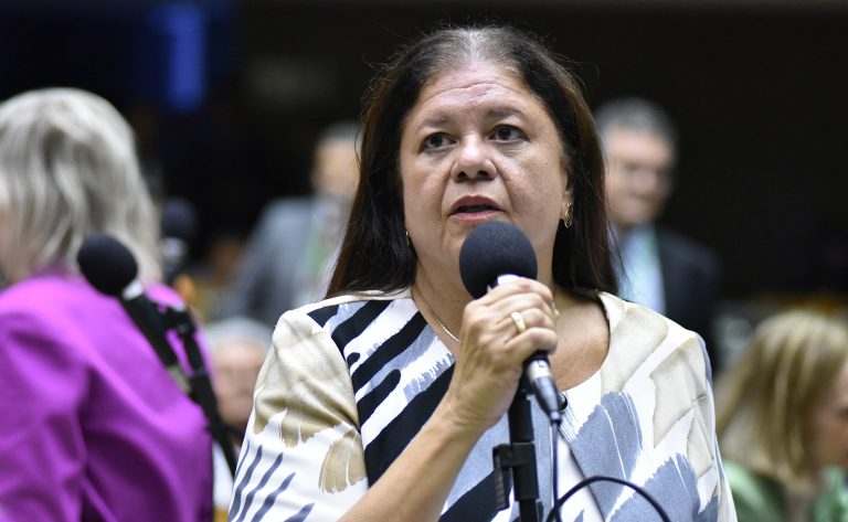 Comissão aprova aumento da pena de feminicídio para até 40 anos de prisão