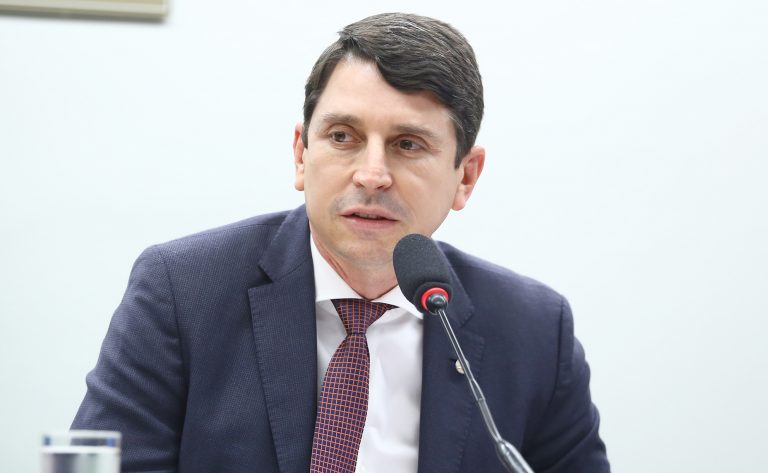 Comissão aprova desconto de 50% na taxa de renovação da CNH para condutor com visão monocular