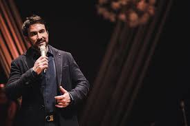 Bispo anuncia Padre Fabio de Melo no festejo de Campo Maior (PI)