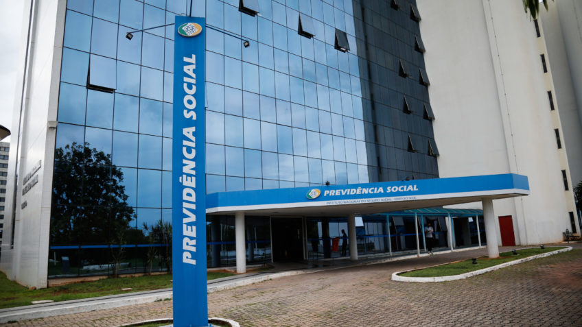 INSS inicia pagamento do 13º salário nesta quarta-feira (24)