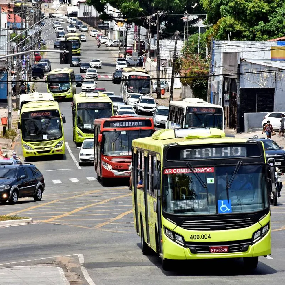 Greve de motoristas e cobradores do sistema semiurbano entra no terceiro dia na Grande São Luís