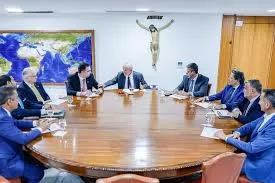 Governo anuncia PIX de R$ 5,1 mil por família que perdeu bens nas chuvas do RS