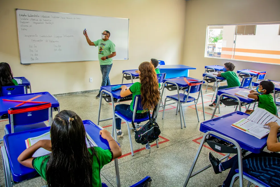  Seduc convoca mais de 120 professores para atuarem em 57 municípios