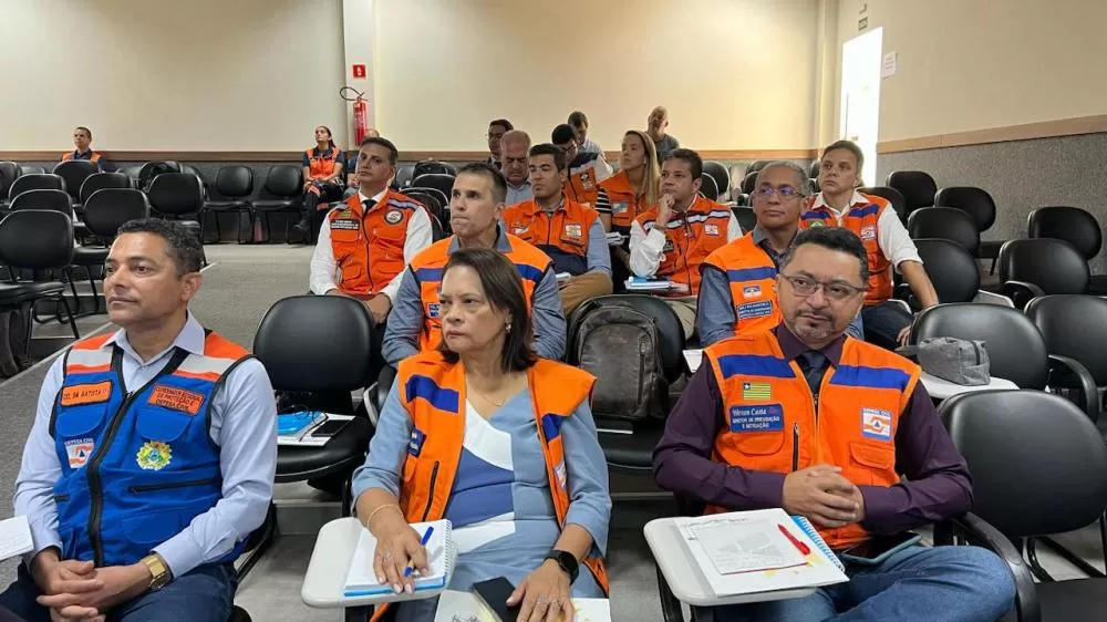 Defesa Civil e Anatel discutem a implantação de sistema de alerta de emergência em celulares no Piauí