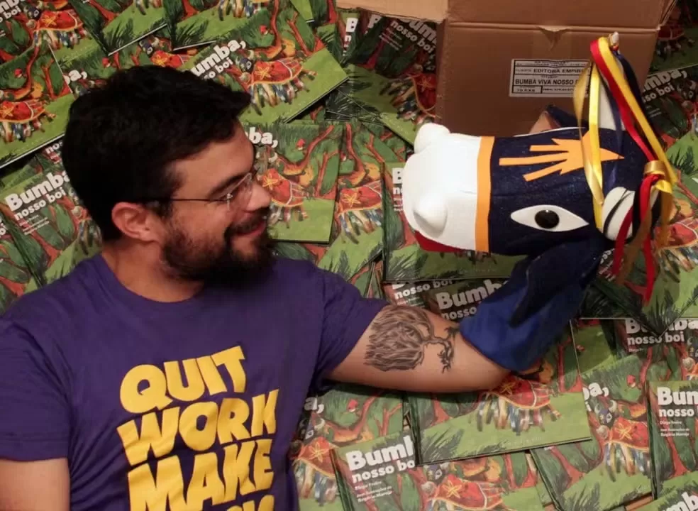 Autor maranhense fará leitura pública de livro em homenagem ao Bumba Meu Boi em São Luís