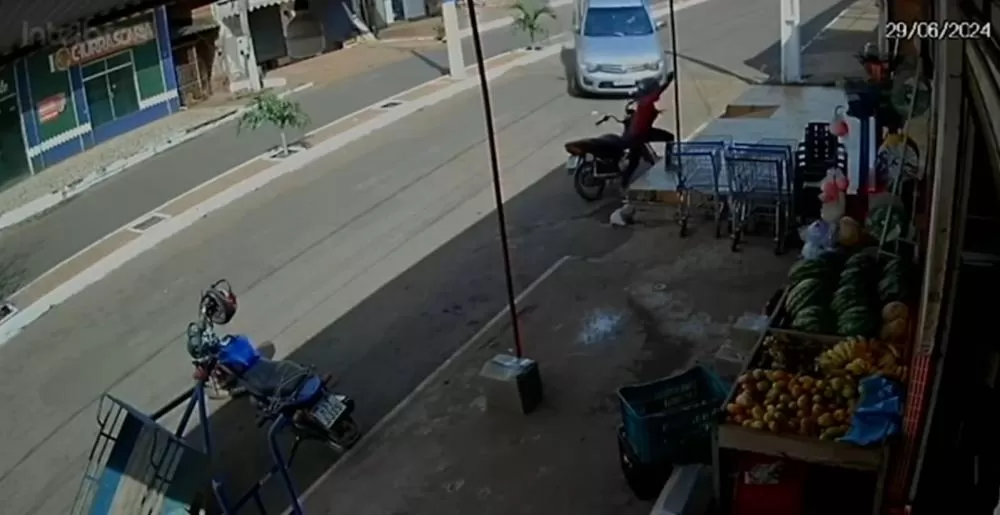 Por segundos, mulher escapa de atropelamento em Formosa da Serra Negra, no MA