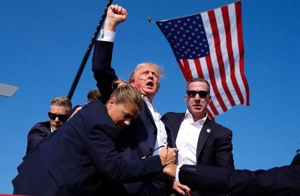 Donald Trump é retirado de comício após tiros; ex-presidente foi ferido na orelha