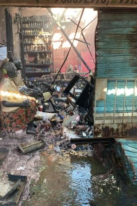 Lojas são destruídas em incêndio na Cidade Operária em São Luís