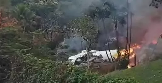 Avião com 62 pessoas a bordo cai no interior de SP