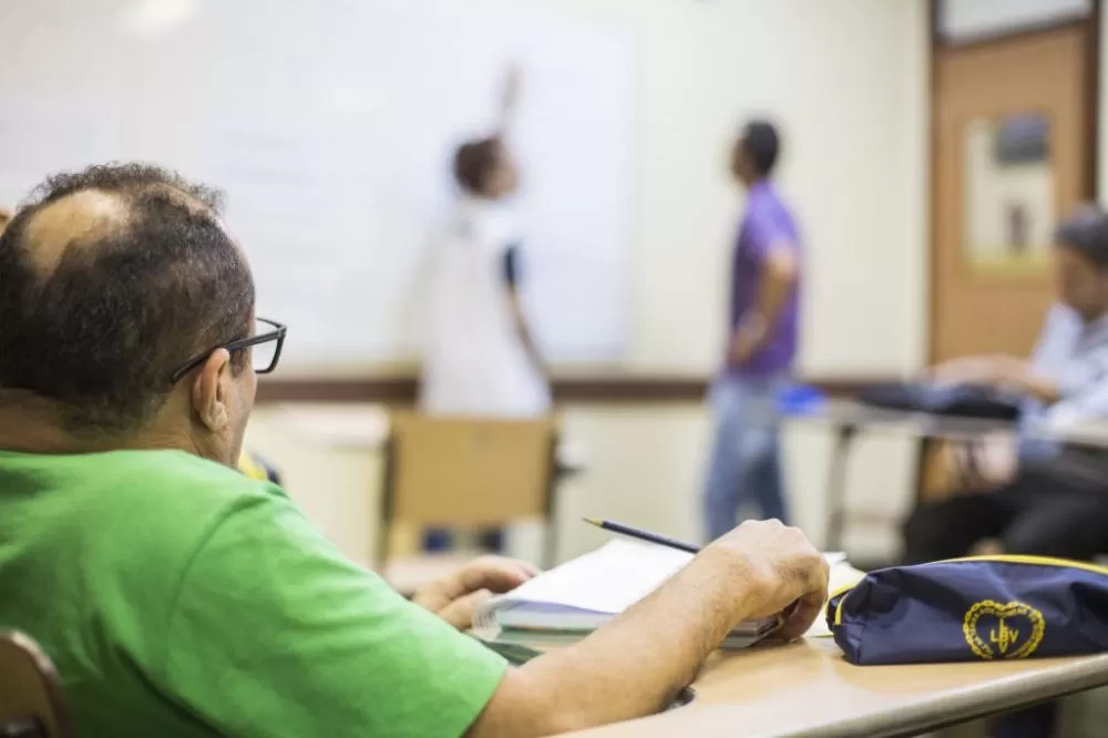 Escola oferece gratuitamente o Curso Preparatório para o Encceja 