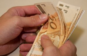 Governo Federal antecipa 13º salário para beneficiários do INSS