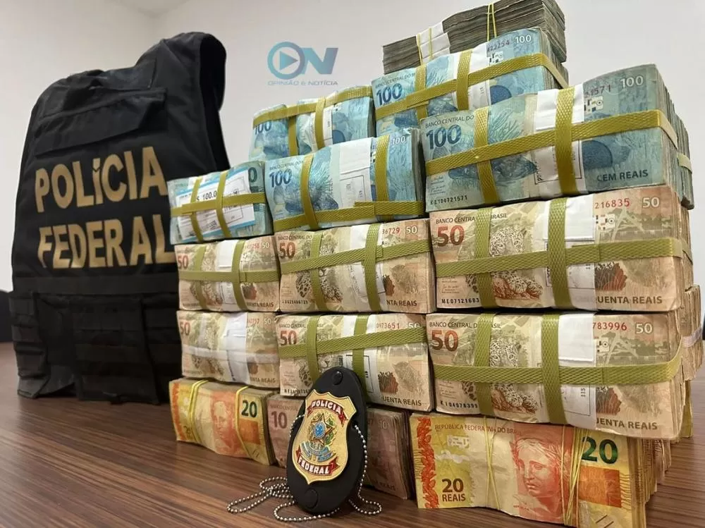Homem é preso pela PF em Teresina com R$ 1,5 milhão e material de campanha eleitoral suspeito