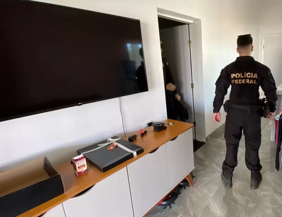 Polícia Federal cumpre mandados contra grupo que fraudava contas bancárias em quatro estados