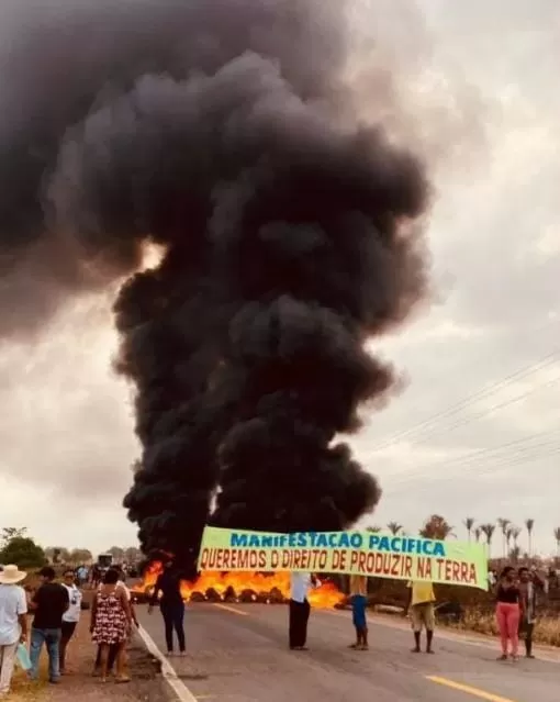 Manifestantes bloqueiam trechos das BRs 135 e 222, no Maranhão