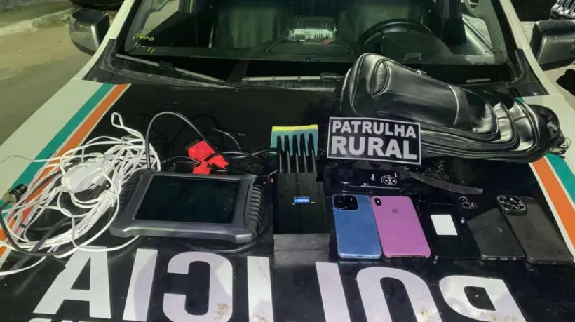 PM prende suspeitos com equipamentos para roubo de veículos no Ceará
