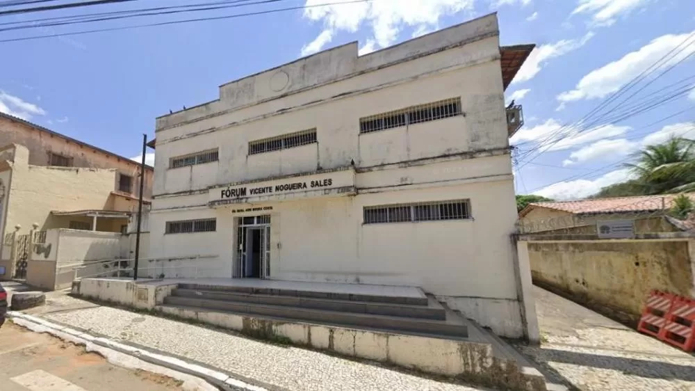 Acusado de atear fogo na companheira e na filha dela no Interior do CE é absolvido pelo júri popular