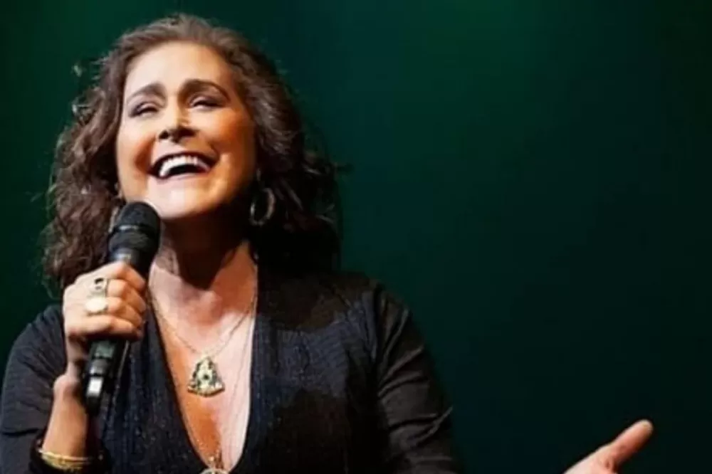 Cantora Joanna celebra 45 anos de carreira com shows e novos projetos