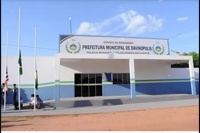 Prefeitura de Davinópolis sanciona aumento de salários de prefeito, vice e secretários