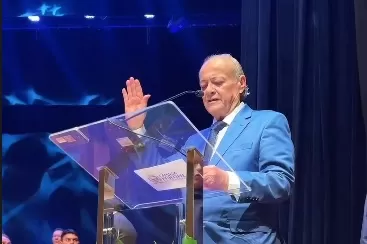 Silvio Mendes se emociona ao tomar posse pela terceira vez como prefeito de Teresina 