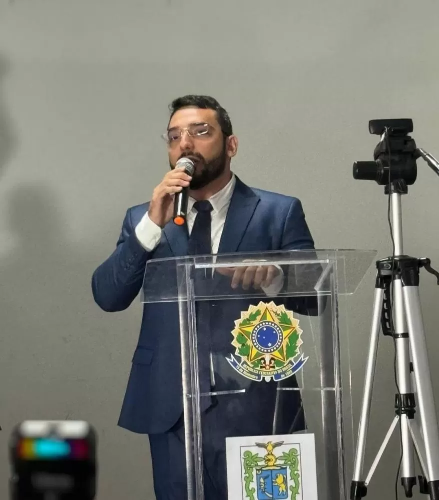 Francisco Emanuel toma posse como prefeito de Parnaíba 