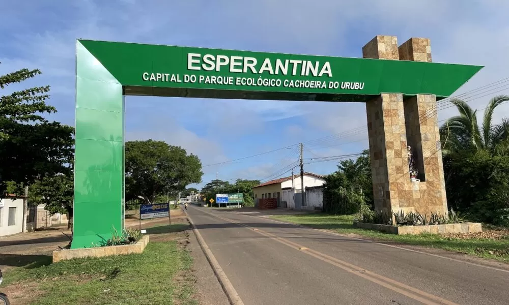 Moradores do Conjunto Bernardo Rego enfrentam três dias sem água em Esperantina