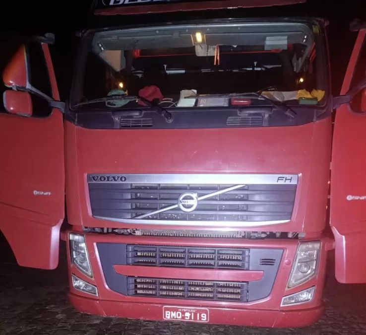 Mulher morre atropelada por caminhão após ser empurrada pelo companheiro na região norte do PI