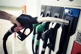 Estados aumentam ICMS sobre gasolina em R$ 0,10 por litro a partir de fevereiro; diesel terá alta de R$ 0,06