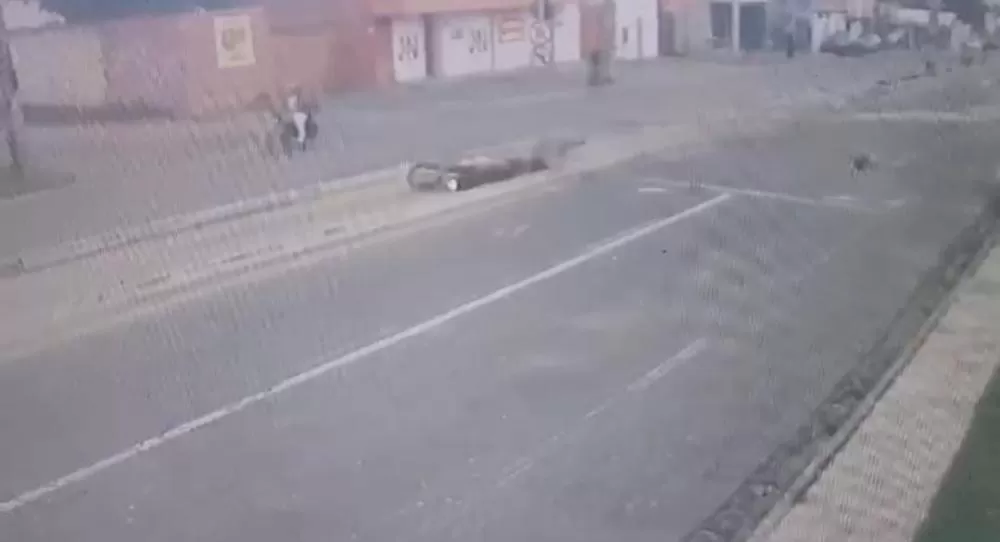 Câmera de segurança flagra momento de atropelamento de enfermeira em Teresina