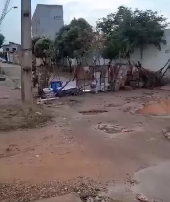Moradores interditam rua devido falta de infraestrutura no interior do MA