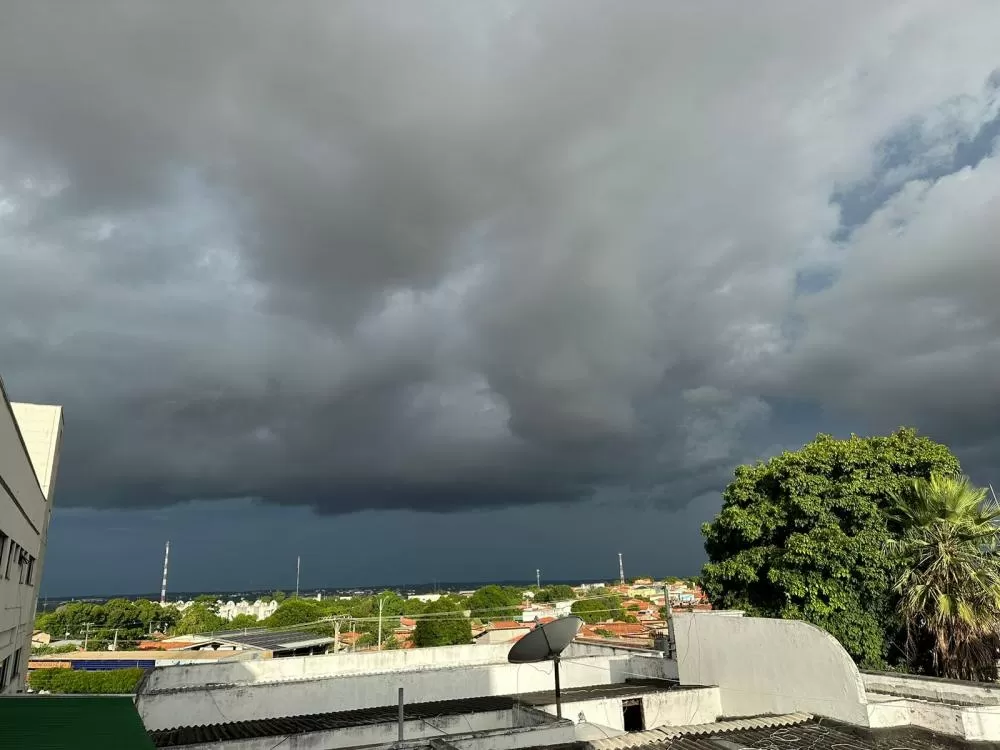 Rios atingem cota de atenção em seis municípios do Piauí; estado tem alerta de chuva