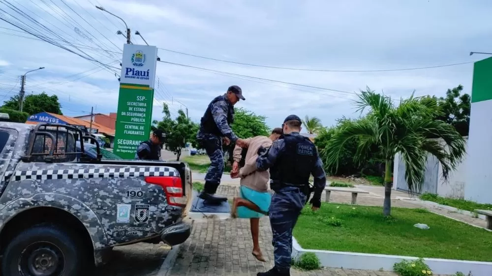Jovem é preso com drogas e dinheiro em Parnaíba