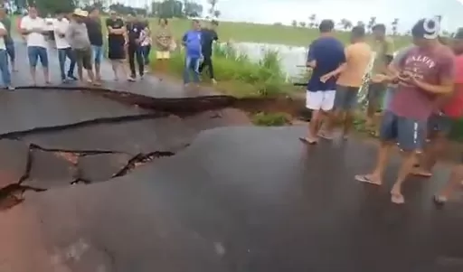 Trecho da MA-326 se rompe após forte chuva em Lago Verde