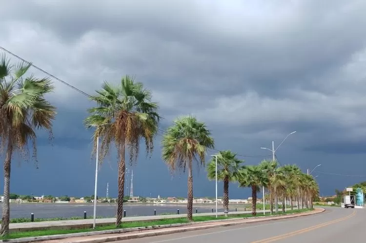 Inmet e Defesa Civil alertam para fortes chuvas no norte do Piauí