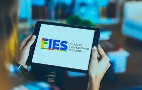 Estudantes com dívidas do Fies podem renegociar contratos a partir desta quarta; descontos chegam a 99%