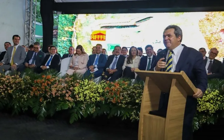Ministro Carlos Brandão recebe menção honrosa em evento da Justiça em Alagoas