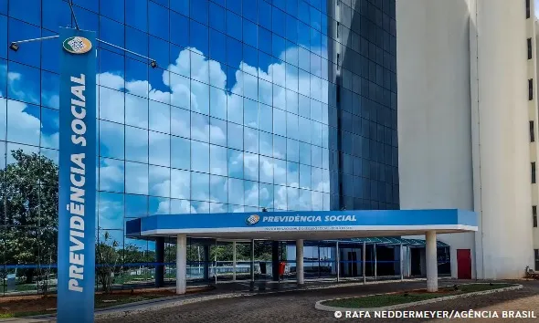 Vazamento de dados no INSS expõe 2,8 milhões de CPFs; 98% de falecidos
