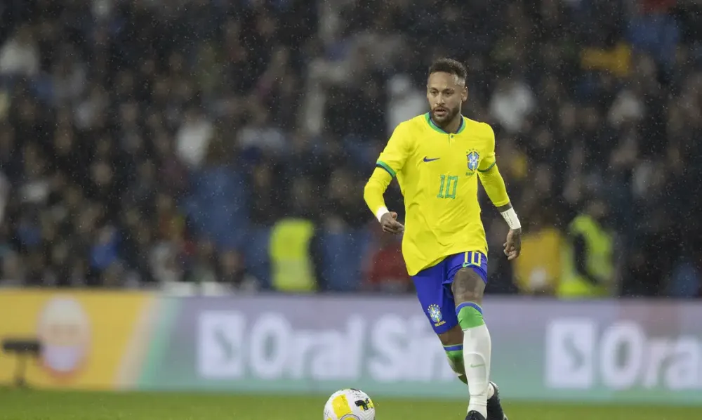 Neymar desfalca o primeiro treino pré-Copa