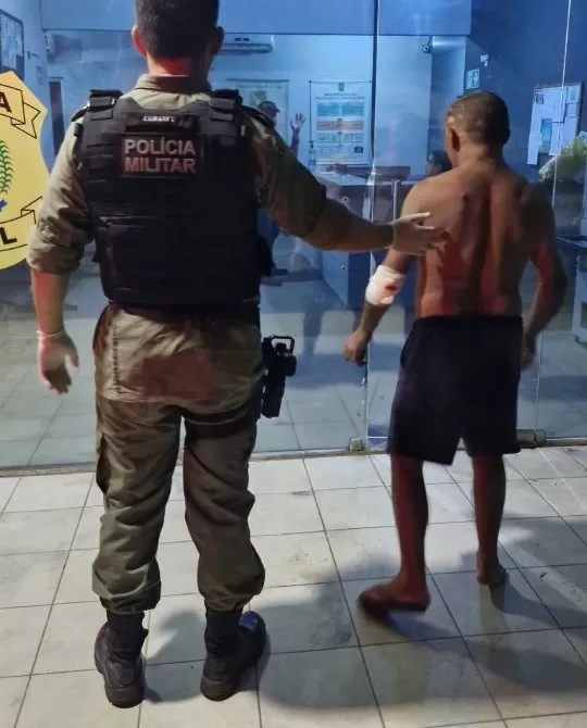 Facão em mãos e ameaças: homem embriagado interrompe culto e é preso pela PM em Brasileira-PI