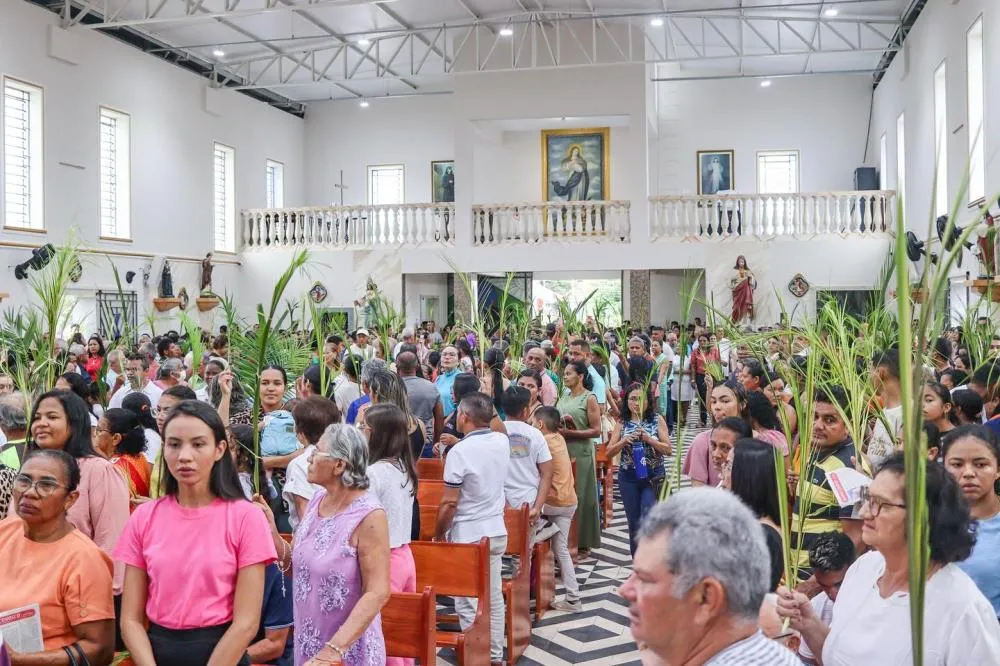 Fé e tradição dão início à Semana Santa em Barras com Missa de Ramos