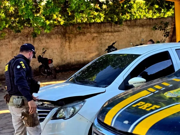 PRF recupera três veículos adulterados e apreende documento falso em operações no Piauí