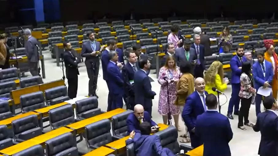 Câmara aprova maior pena a injúria racial contra mulher e idoso